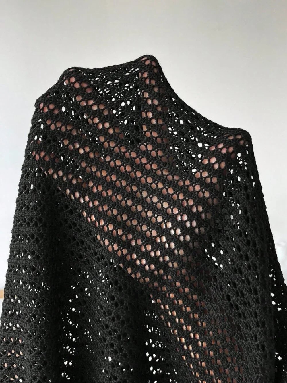 Black Casual Women's Sheer Cold-Shoulder Short Sleeve Knit Top - Picture 4 of 4